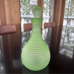 1930s Uranium Frigidaire Frosted Green Glass Water Decanter w/ Stopper